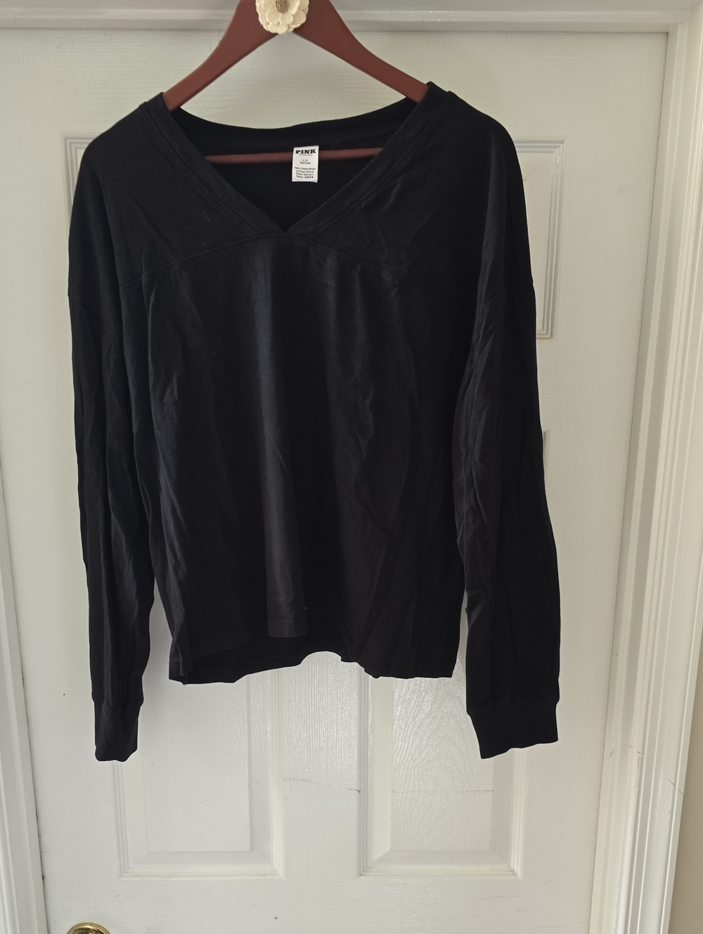 PINK Victoria's Secret Black Long-Sleeve V-Neck Top Size LG